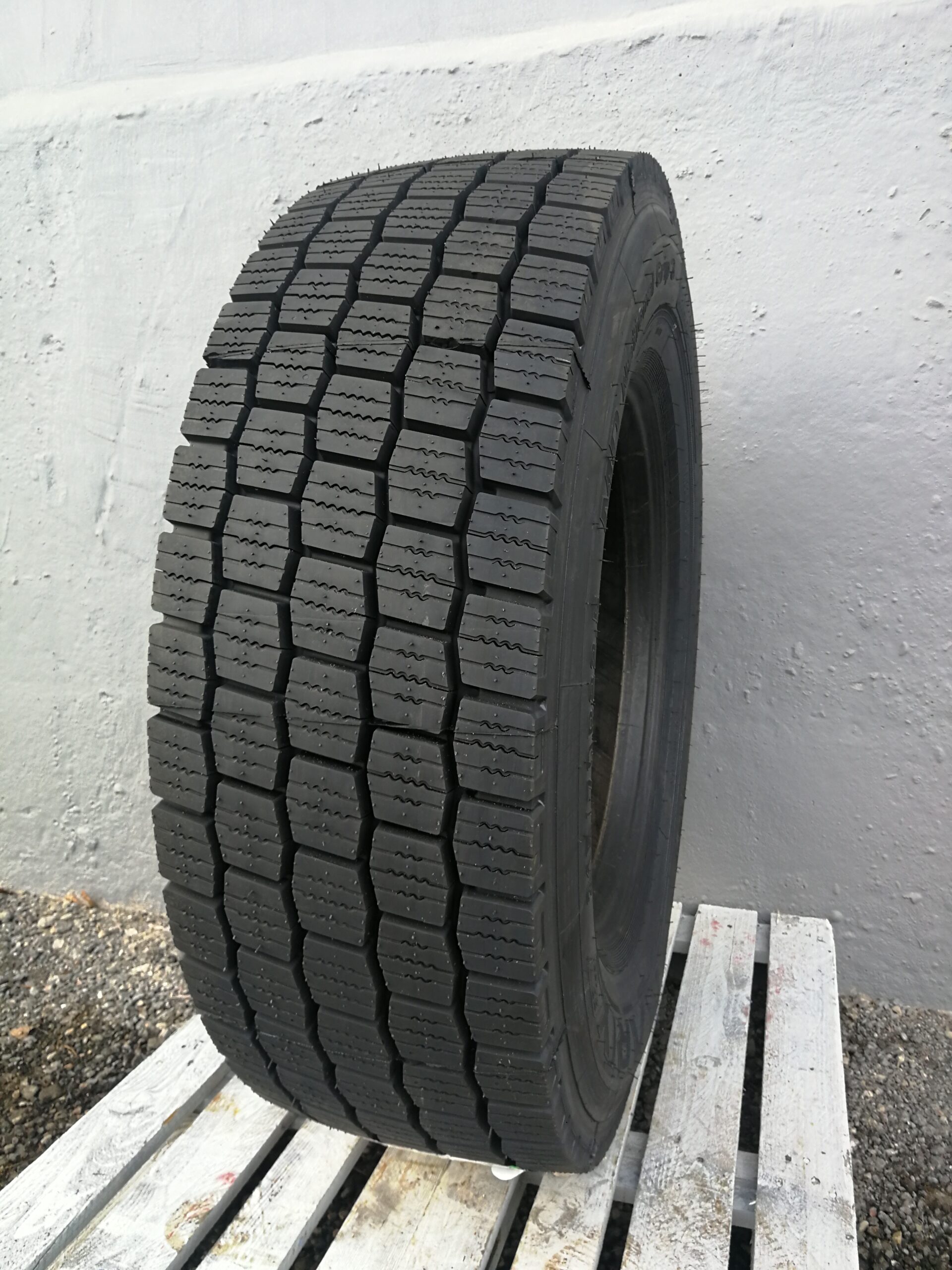 R31580225MDN3.jpg 315/80R22.5 Marangoni MD National Grip 3, 156/150 L (154/150 M) atjaunota riepa - Image 1